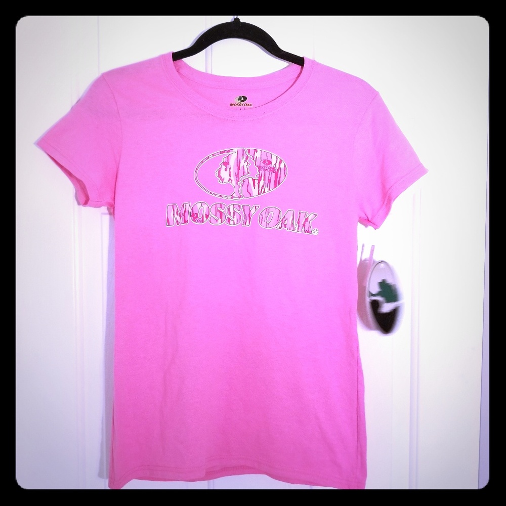 Mossy Oak  ⭐️3/$15⭐️ Pink Size Small Tee NWT
